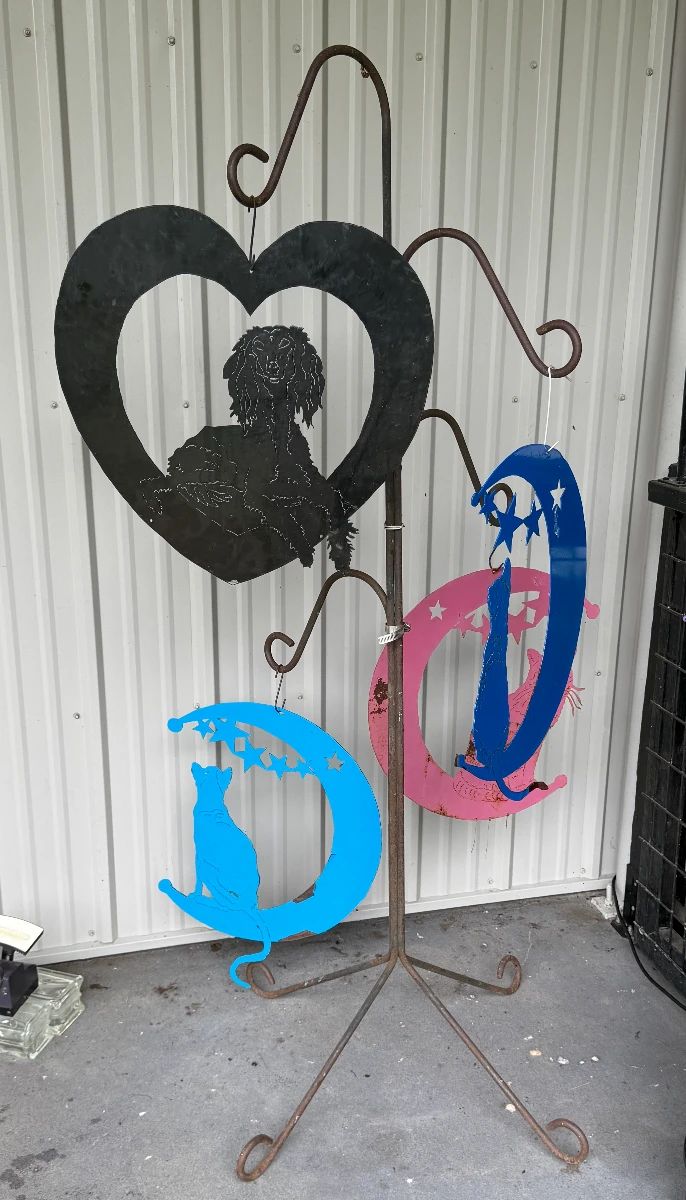 Charming Dog and Cat Metal Art for Fence and Garden