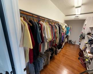 Clothing WomenMenMediumShoesHatsPurses