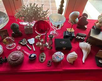Table of miscellaneous collectibles.