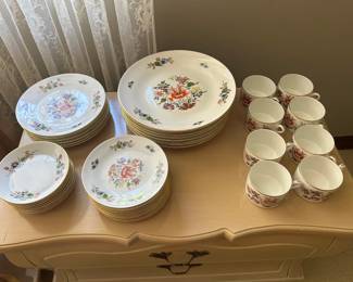 Vintage Richard Ginori China Dinnerware set made in Italy (service for 8 except salad plates 6)