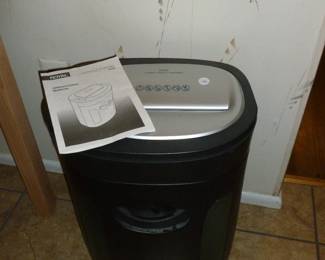 cross-cut shredder