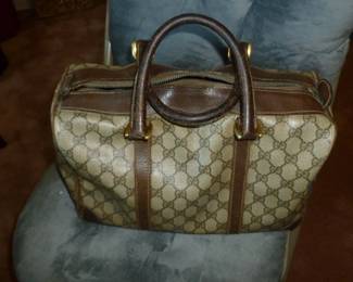 Authentic Gucci purse..condition issues