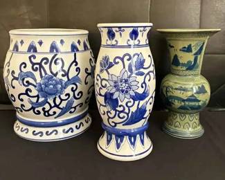 OR133Chinese Porcelain Vases