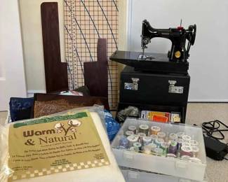 OR167VVintage Singer Sewing Machine With Case, Fabric Remnants Supplies
