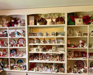 HO HO HO!! It's Beginning to Look Alot Like Christmas!! 