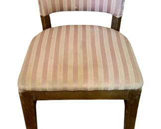 359 - Chair - 27 x 16 x 17