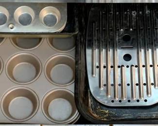 215 - Assorted Pans