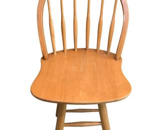 210 - Chair - 17.5 x 18 x 37