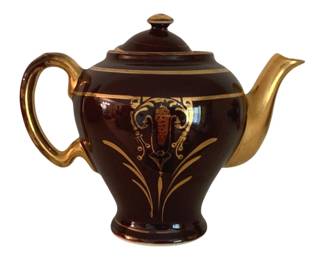 134 - Banquet Teapot - 8 x 9