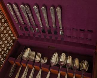 International Silver WM. Rogers Memory (Hiawatha) Flatwear