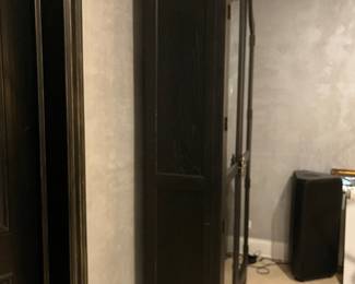 Black arched display cabinet with 5 shelves & gold interior – 90h x 17d x 44w