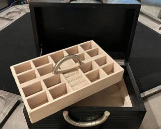 Art Van Artisan jewelry box with ring hardware – 14w x 8h x 8.5d 