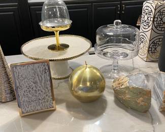 decorative accessories - cake stands, frames, candleholders, vases