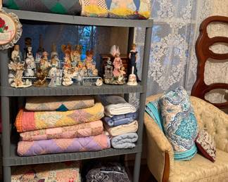 Vintage Quilts & Blankets