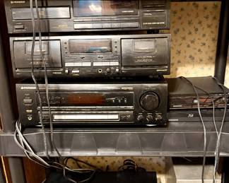 Pioneer Stereo System w Speakers