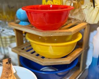 Vintage Primary Color Pyrex Nesting Bowls w original Box