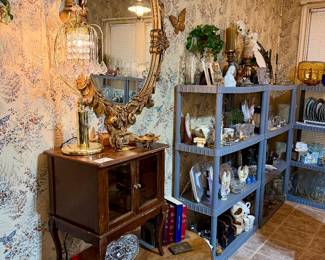 Coffee Table , Large Ornate Mirror & Beautiful Accent Lamp