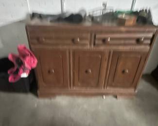 Buffet (needs love) 