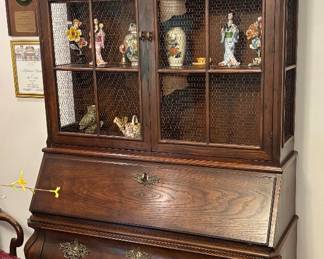 Henredon 4 Centuries Slant Top Secretary w/ Lighted Curio