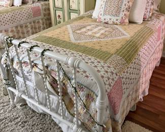 twin beds