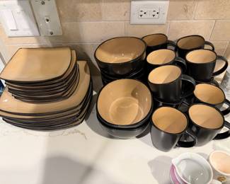 Gibson Home dinnerware