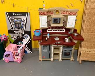 Play kitchen