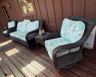 Wicker sofa & rocking chairs