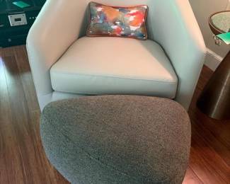 049 modernswivelaccentchairinfauxleath