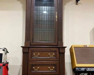 030 solidwoodandglasslighteddisplaycab