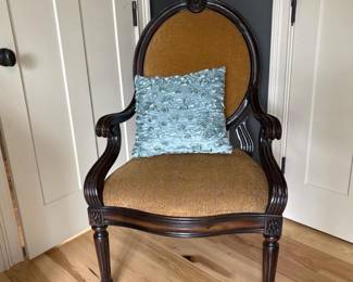 021 thomasvillecarvedwoodenarmchairwith