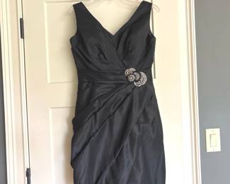 117 loved8blacksleevelessvneckcocktail