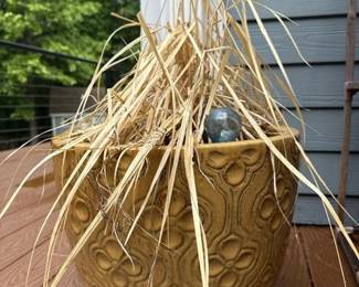 069 16glazedceramicoutdoorplanter