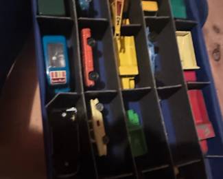 Vintage Matchbox Series Carrying Case with DieCast Cars second image