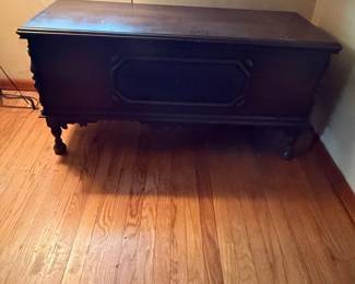 Lane Cedar Chest