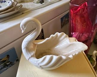 Lenox Swan Planter