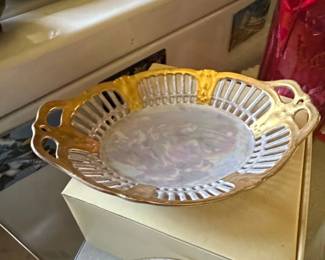 Reticulated Porcelain Bowl with Gilt Accents, Bavaria