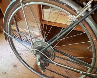 Vintage Roadmaster Bicycle fifth image