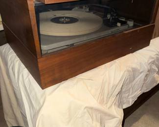 KLH Model Twenty-Four Turntable