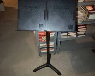 StandOuts Music Stand