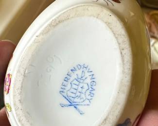 Herend Queen Victoria Egg Trinket Box third image