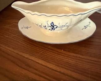 Villeroy Boch Old Luxembourg Gravy Boat and Underplate
