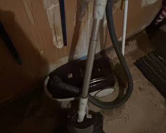 Kenmore Progressive True HEPA Canister Vacuum Cleaner .