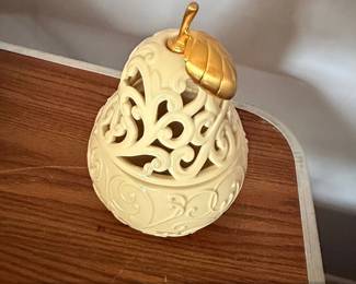 Lenox Cream Ceramic Pear Trinket Box with Gold Stem and Leaf