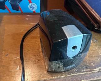 Staples Light Duty Electric Pencil Sharpener