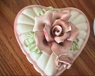 Capodimonte Hand Made by Compostella Heart Shaped Trinket Box with Roses