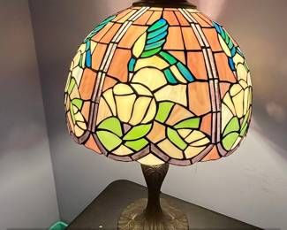 Tiffany Style Stained Glass Hummingbird Table Lamp