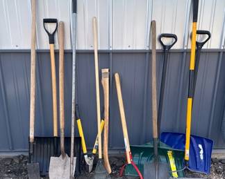 Snow Scoops  Garden Tools