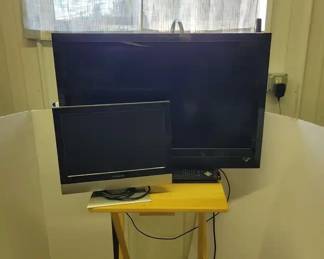 Vizio 32  Polaroid 15 TVs
