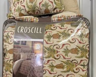Croscill Queen Bed Set