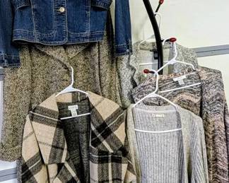 Five Womens Sweaters  Jean JacketSize L  XL